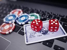 Step-by-step bet slip process shown on a mobile device for DHK88 App users